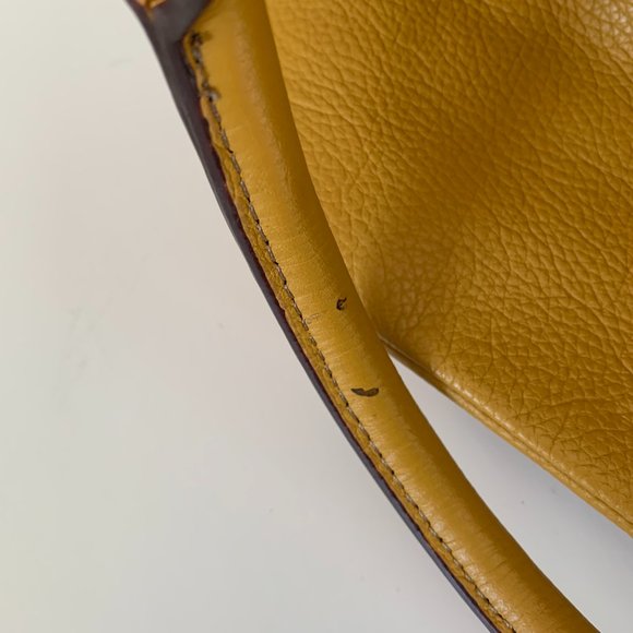 Tignanello Leather Bag With Buckle Straps - Picture 4 of 6